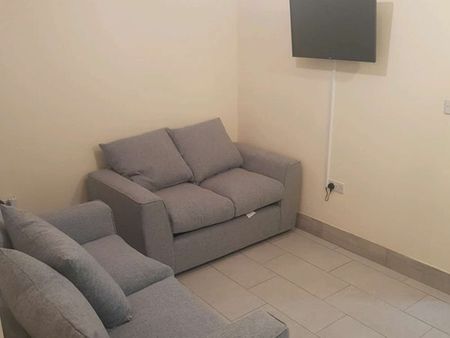 Lovely New Ensuite Room for Rent - No Deposit All Bills Inc! - Photo 2