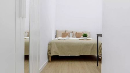 Room in a shared 4-bedroom apartment for rent in Sant Francesc, Valencia perfect for professionals and students - Foto 5