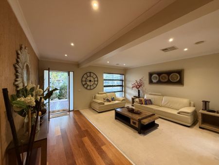 Spacious Living with a Great Location! - Photo 4