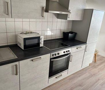 Helle 3-Zimmer-Wohnung mit kostenloser Einbauküche in Werdau - Foto 1