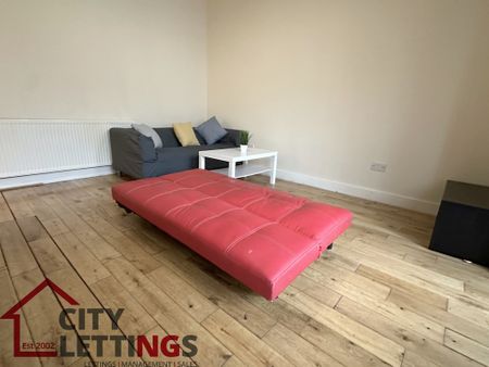 2 Bedroom Flat - Photo 4