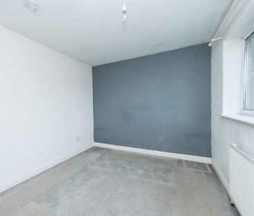 127A GAMBLE HILL DRIVE BRAMLEY LEEDS LS13 4TW - Photo 4