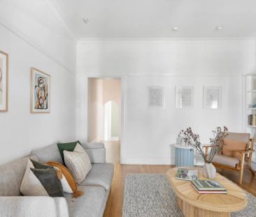 Beautifully Renovated Apartment in Converted Terrace - Photo 5