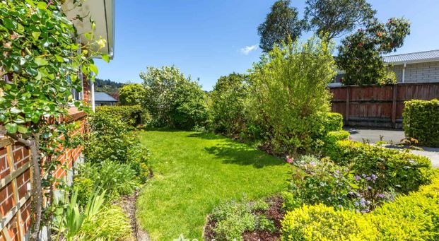 37 Sunbrae Drive, Silverstream - Photo 1