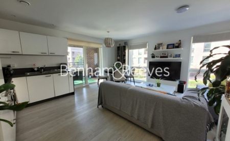 2 Bedroom flat to rent in Westmead Court, Adenmore Road, SE6 - Photo 5