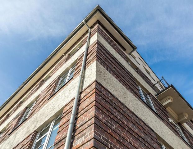 NEU: Hier wartet Ihre frisch sanierte Wohnfühloase auf Sie! - Photo 1