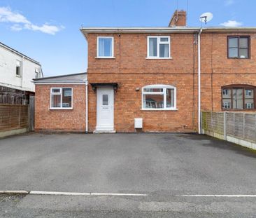 4 bedroom semi-detached house to rent - Photo 2