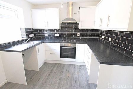 2 bedroom semi-detached house to rent - Photo 3