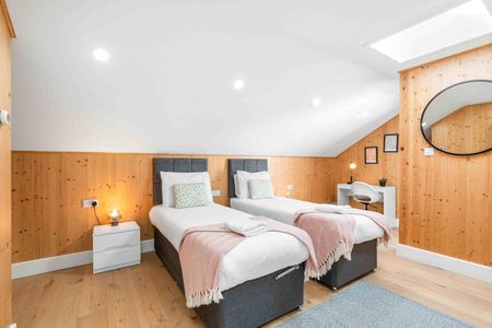 2 Bed Detached House, Hogarth Road, BN3 - Photo 3