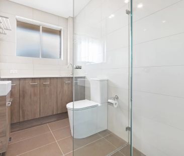 Exquisitely renovated Apartment with a leafy outlook - Photo 1