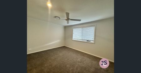 Modern 4 Bedroom + Study - Photo 5