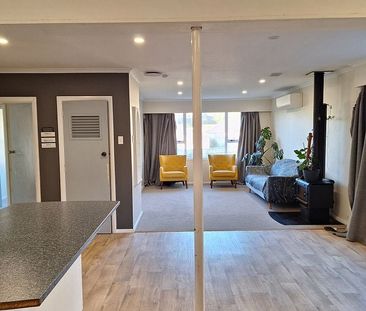 Large Family Home in Newlands - Ready to move in ! - Photo 4