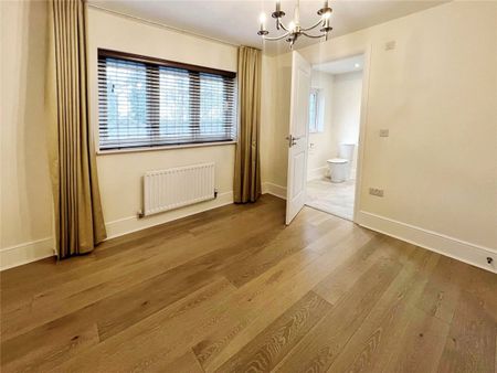 Papal Cross Close, Woolton, Liverpool, Merseyside, L25 - Photo 5