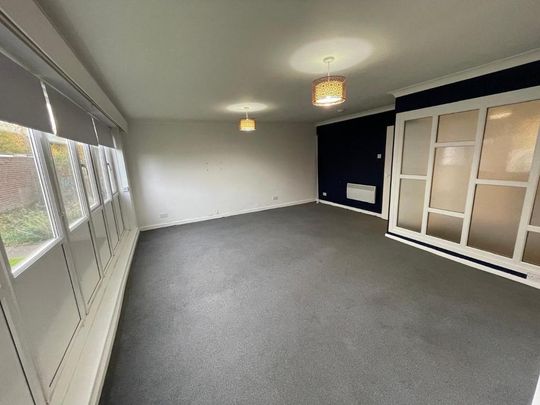 3 bedroom flat to rent - Photo 1