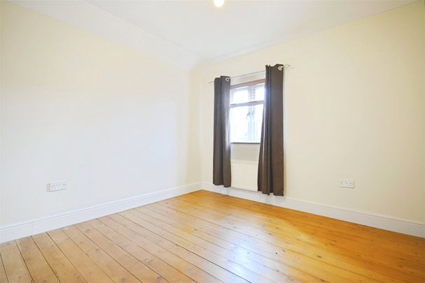 Westcotts Green, Warfield, Bracknell, RG42 - Photo 1