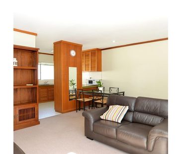 2/3 Princess road, Crawley - Photo 1