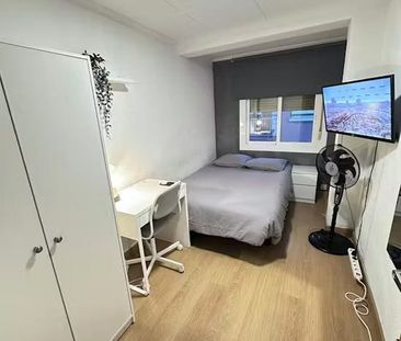 Carrer de Llançà, L'Hospitalet de Llobregat, Catalonia 08904 - Photo 1