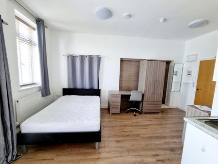 Studio to rent - Photo 5