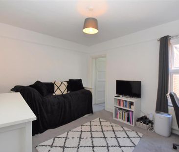 3 bedroom terraced house to rent - Photo 6