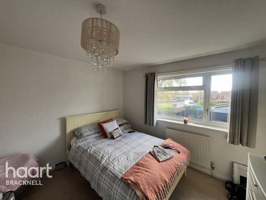 4 bedroom semi-detached house to rent - Photo 1