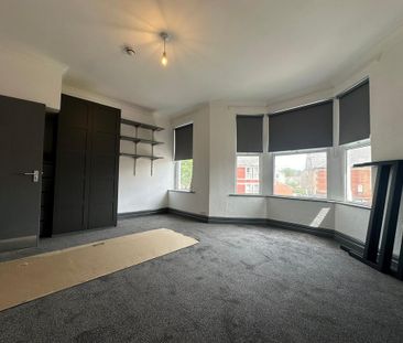 6 bedroom terraced house to rent - Photo 2