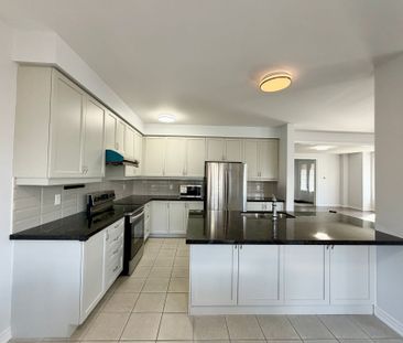 For Lease - 22 Duggan Street, Aurora, Ontario - Photo 2