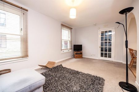3 bedroom semi-detached house to rent - Photo 3