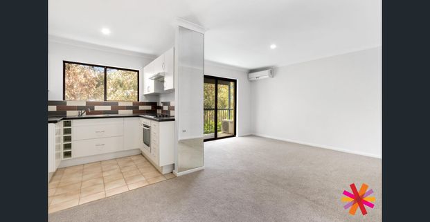 LOVELY CENTRAL 2 BEDROOM 1 BATHROOM RIVERSIDE APARTMENT - Photo 1