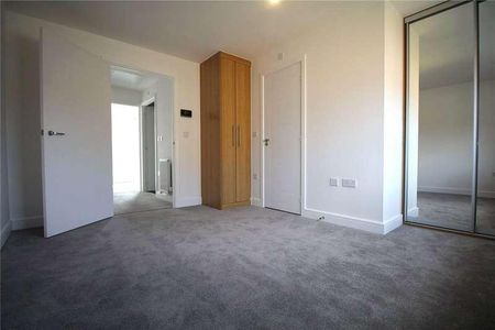 Edwards Grove, Bordon, Hampshire, GU35 - Photo 5