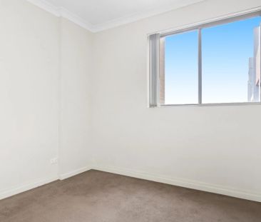 Modern Comfort in the Heart of Parramatta - Photo 2