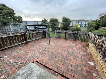 Charming 2-bedroom unit - 33/4 Clifford Court, Howrah TAS 7018 - Photo 4