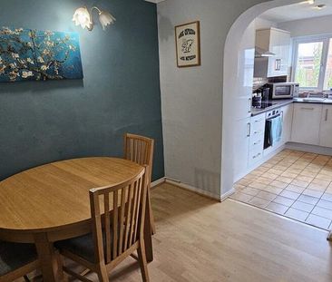 2 bedroom semi-detached house to rent - Photo 5