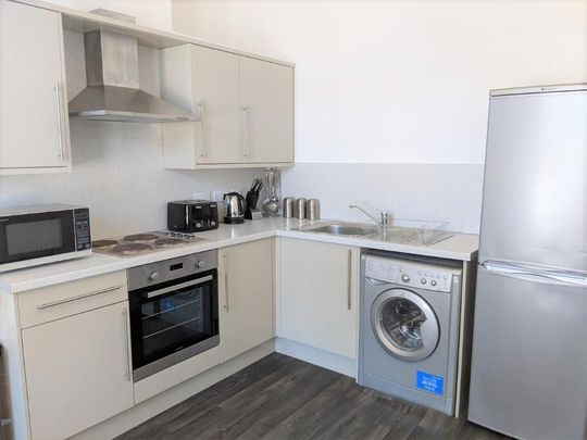 2 bedroom flat to rent - Photo 1