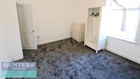 4 bedroom terraced house to rent - Photo 4