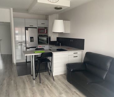 Location Appartement 2 pièces 44m² NEUILLY SUR MARNE 93330 - Photo 2