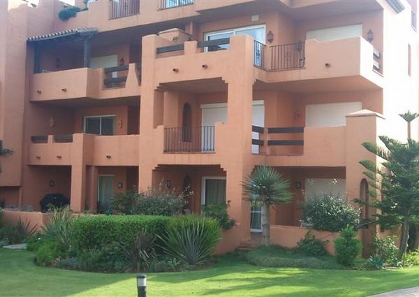 2 Bedroom Apartment For Rent in La Duquesa