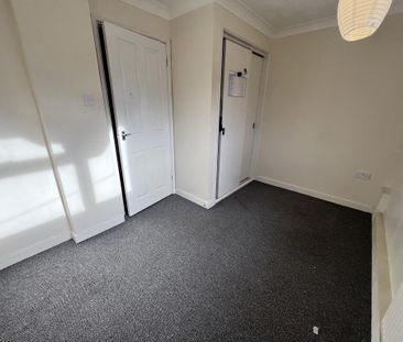 3 bedroom ground floor flat to rent - Photo 2