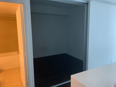 For Lease - 1080 Bay Street Unit# 3806, Toronto, Ontario - Photo 4