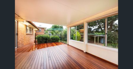 Centenary Heights - 3 Bedroom surprise package! - Photo 3