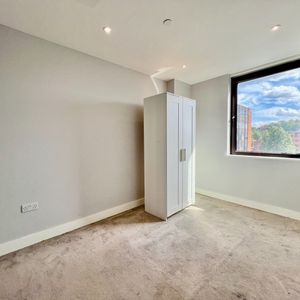 2 Bed Flat, Queens House, HA1 - Photo 2