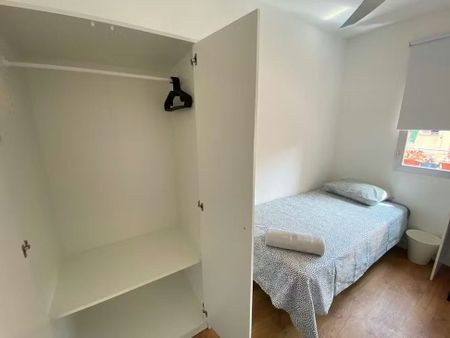 Calle de Almonacid, Madrid, Community of Madrid 28038 - Photo 4