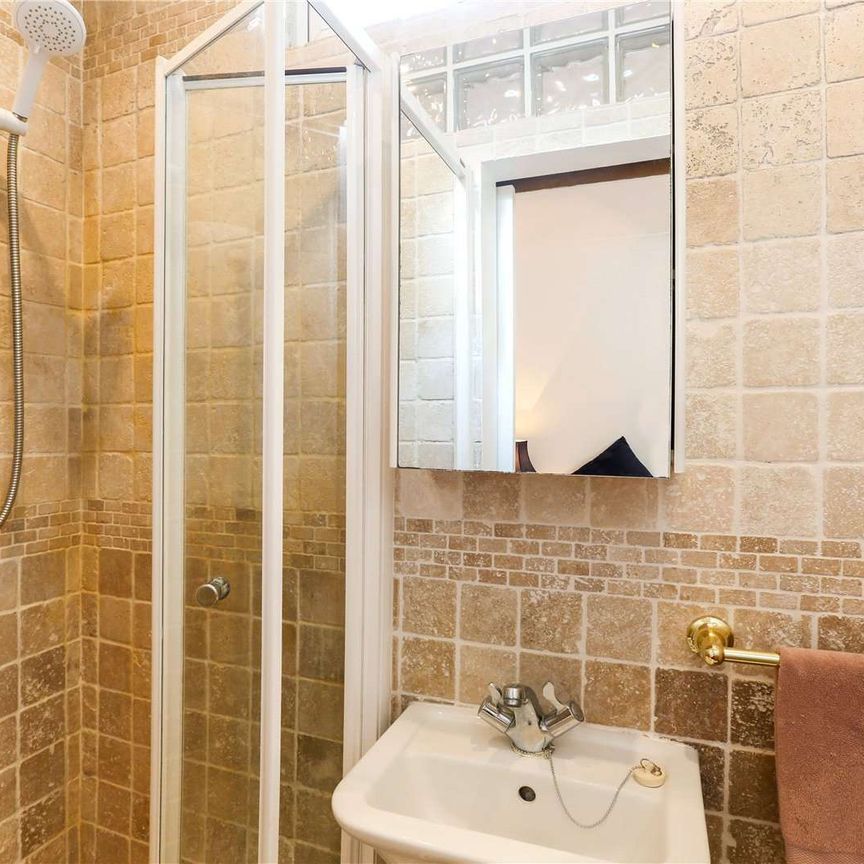 A two double bedroom ground floor flat with a private patio - Photo 1