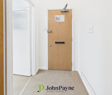 Kenilworth Court, Styvechale, Coventry, CV3 6JA - Photo 1
