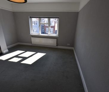 2 bedroom semi-detached house to rent - Photo 3