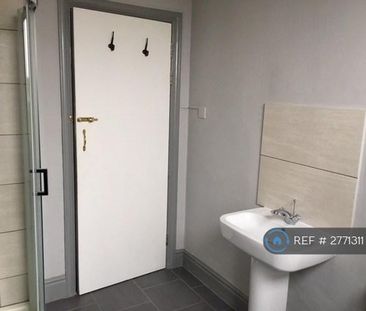 1 bedroom in a house share to rent - Photo 6