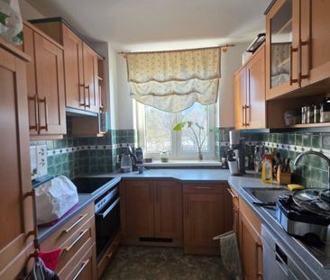 Zentral gelegene 3-Zimmer Wohnung mit Balkon und Parkplatz in St. G... - Foto 2