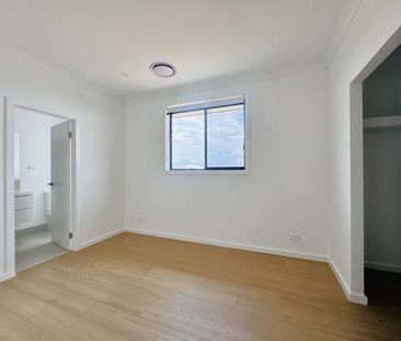 Newly Completed 4 Bedroom Home - Ducted Air Con, Solar Panels, Alfr... - Photo 6