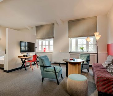 LOFT APARTMENTS - Photo 2