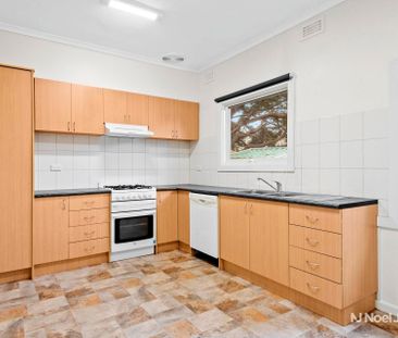 54 Hamilton Road, BAYSWATER NORTH - Photo 4