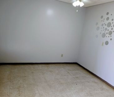 For Lease - 328 Aylmer Street Unit# 204, Peterborough, Ontario - Photo 3